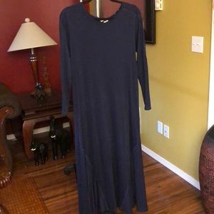 Bass XL Long dress, long sleeve. Never worn.